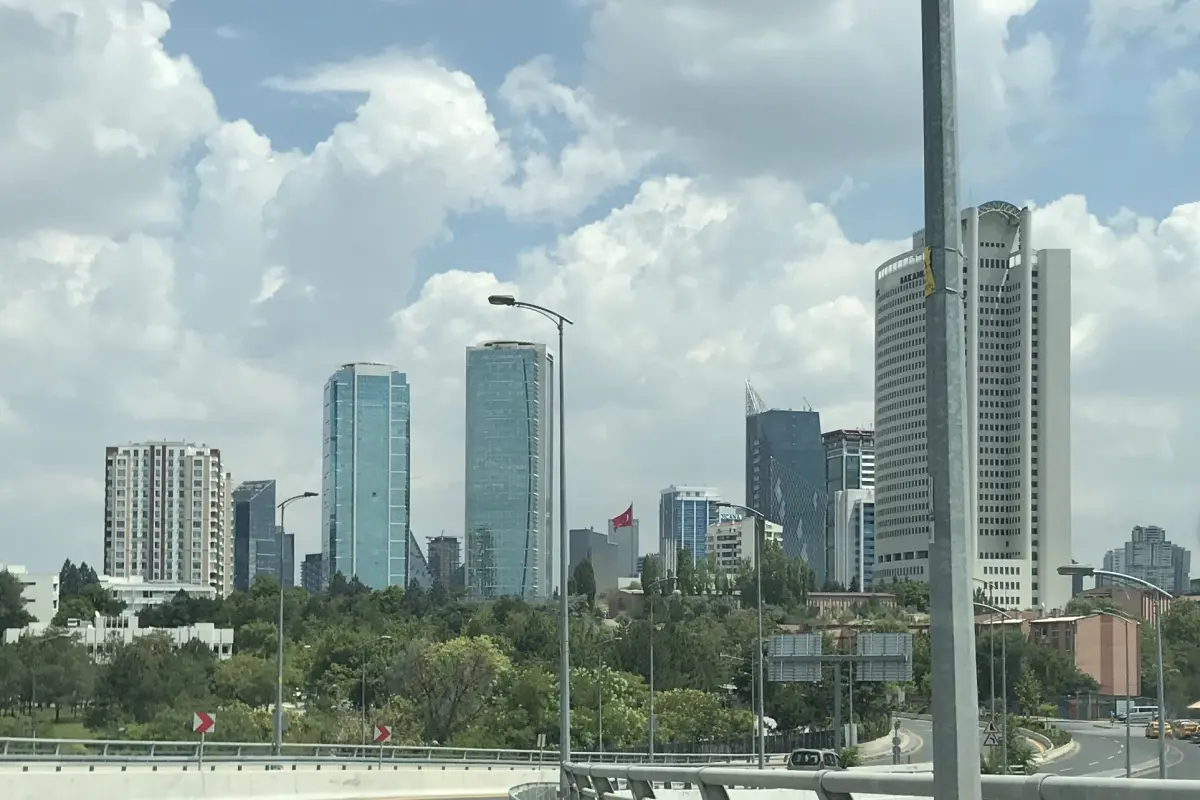 Ankara Söğütözü'nde yüksek iş ve kamu binaları